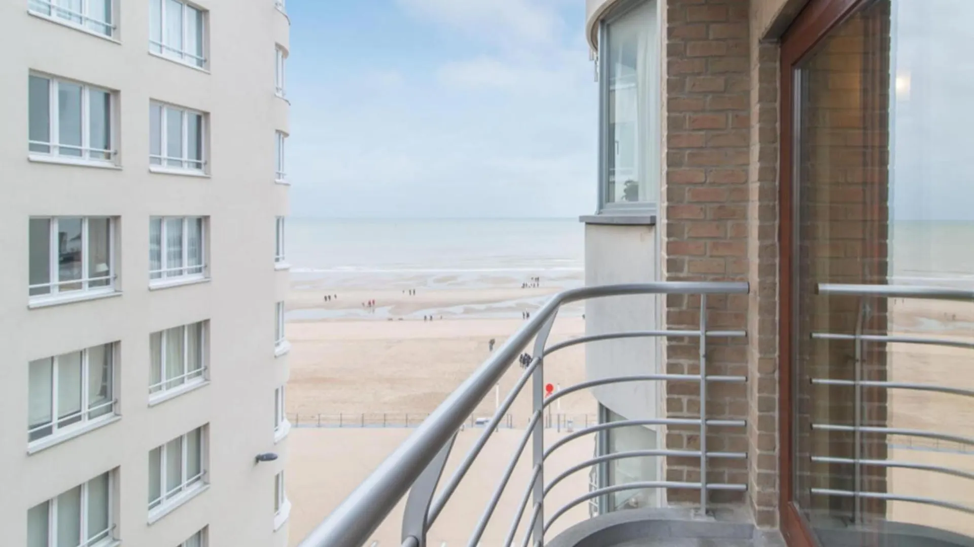 Pretty Apartment With Balcony Ostend