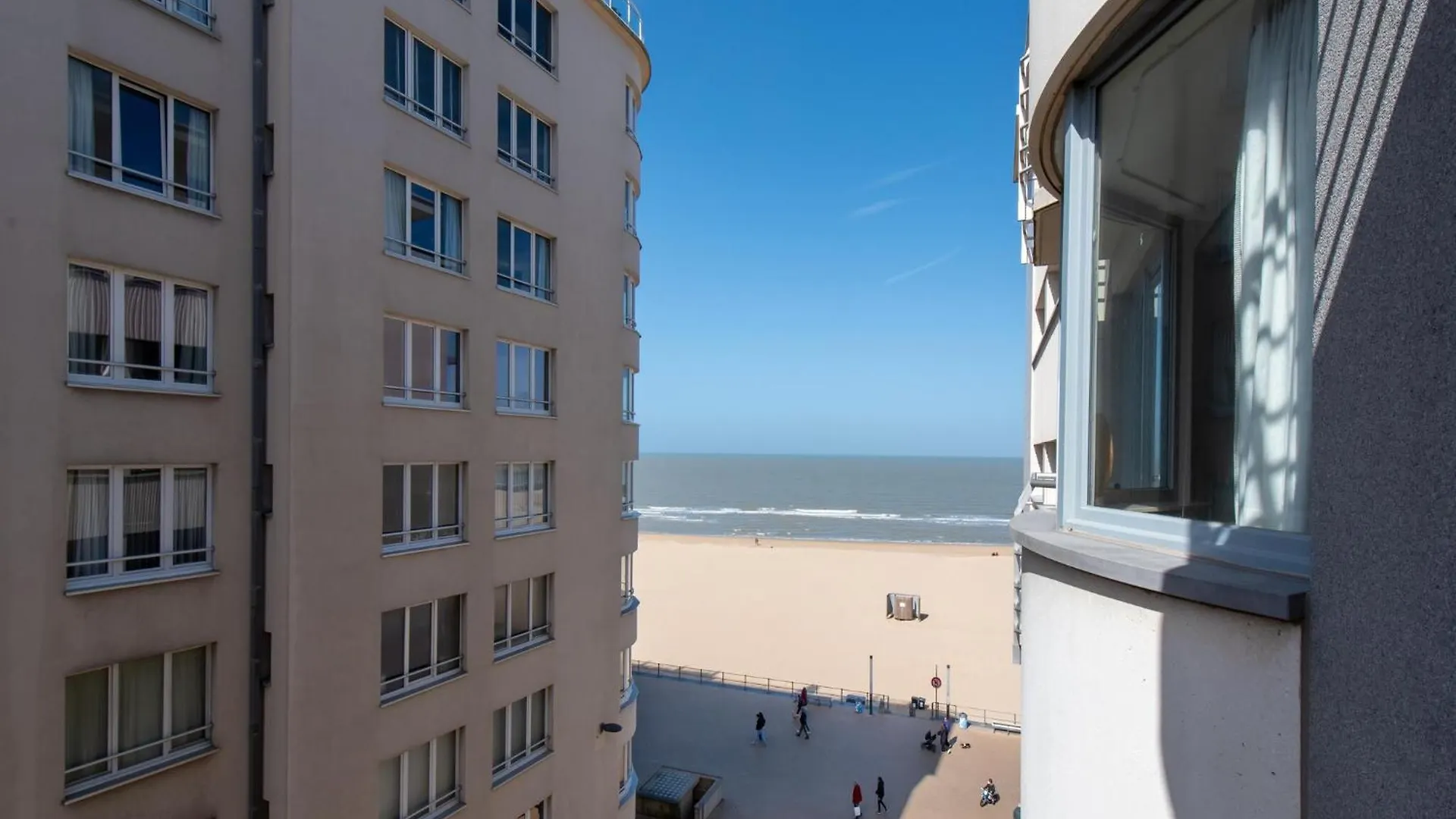 Pretty Apartment With Balcony Oostende België