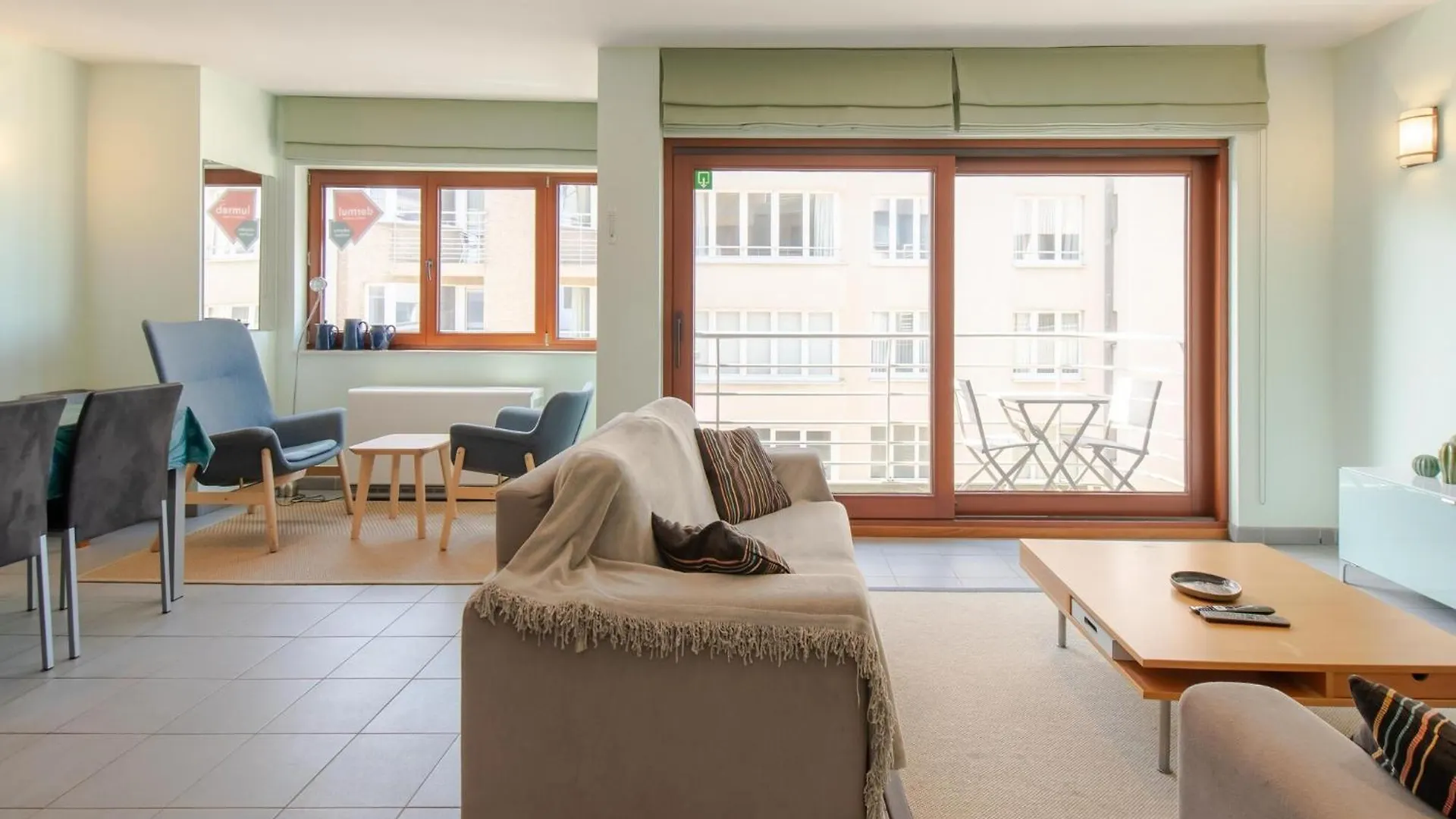 Pretty Apartment With Balcony Oostende